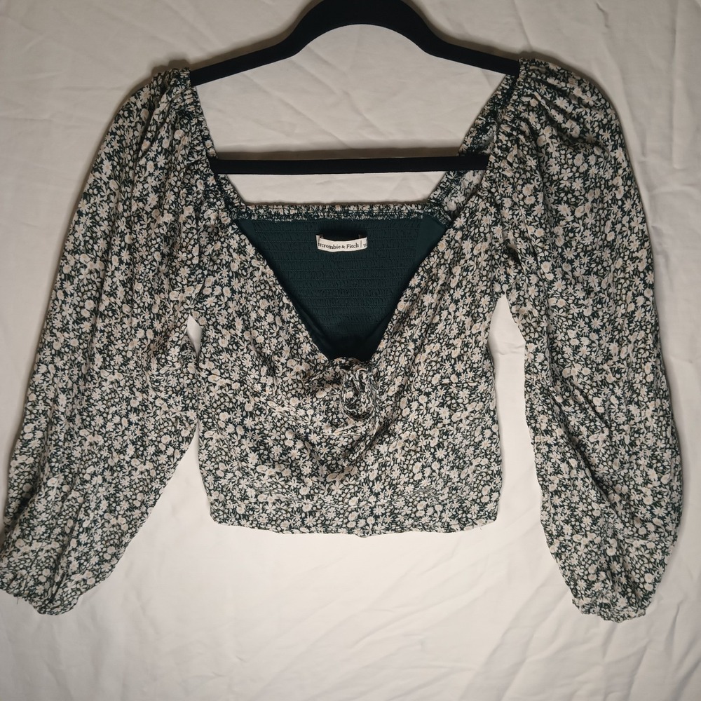 Women's Abercrombie & Fitch Size Small Off-the-shoulder Bell Sleeve Shirt....